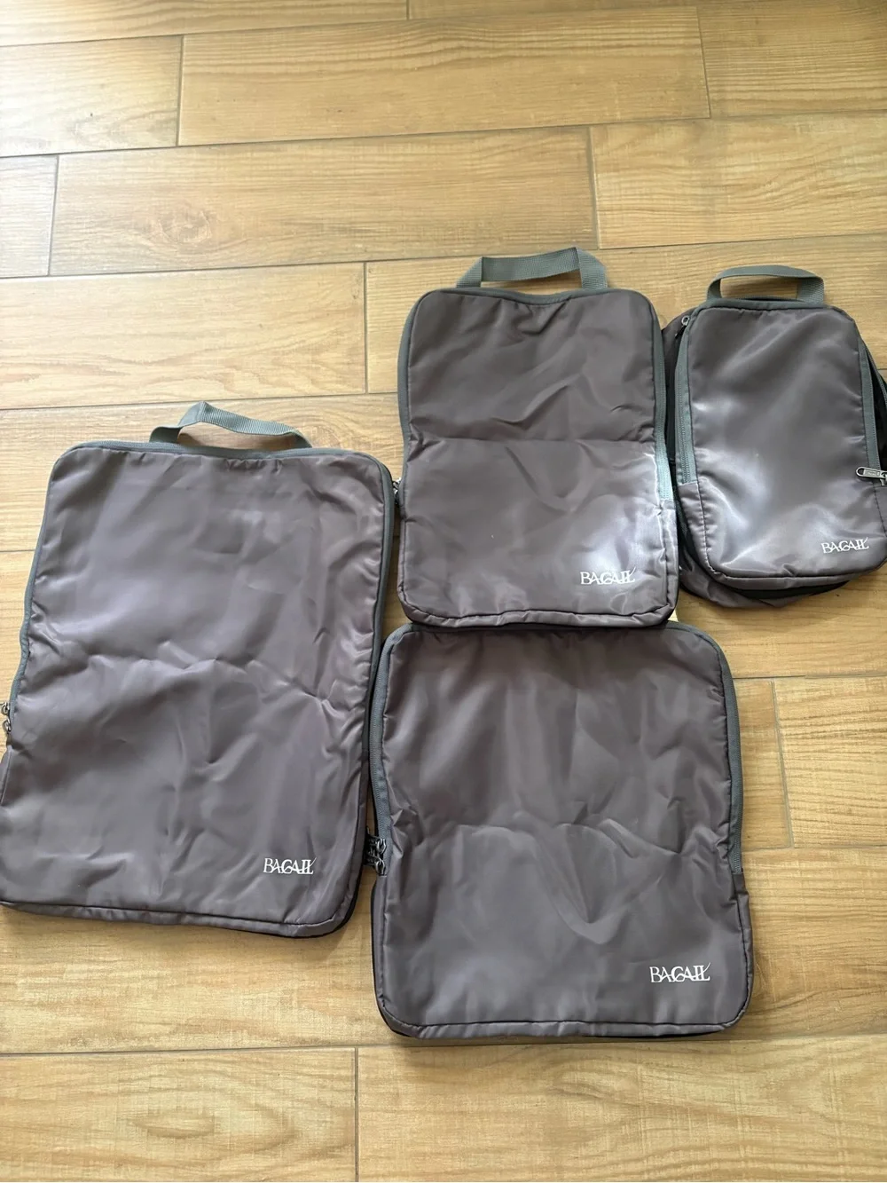 Bagall Men's Travel Packing Cubes and Toiletry Bag in grey